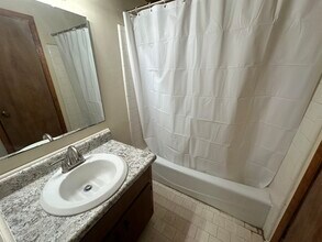 312 Wood Grove Ct in Tallahassee, FL - Building Photo - Building Photo