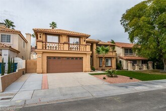 821 Long Branch Dr in Henderson, NV - Building Photo - Building Photo