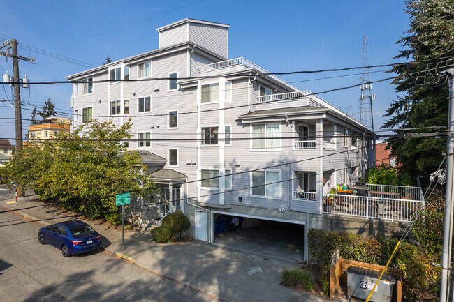 8626 Roosevelt Way NE