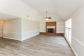 2861 McVay Trail Dr in Memphis, TN - Foto de edificio - Building Photo