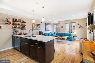 847 N 16th St, Unit 3 in Philadelphia, PA - Foto de edificio - Building Photo