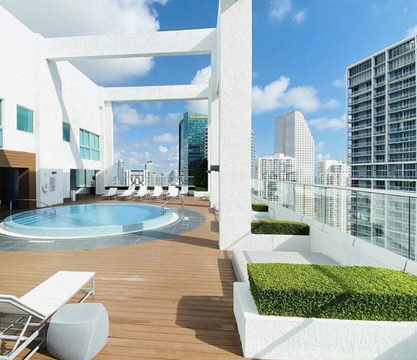 55 SE 6th St, Unit 4108 in Miami, FL - Foto de edificio