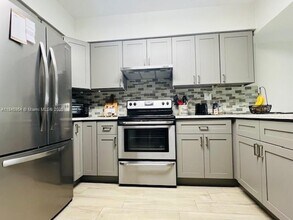 1001 SW 12th Ct in Fort Lauderdale, FL - Building Photo - Building Photo