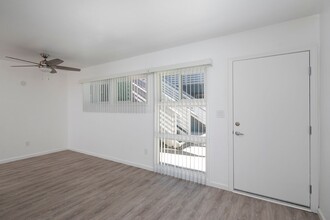Aztec Lofts Apartments in San Diego, CA - Foto de edificio - Interior Photo