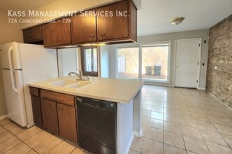 726 Concord Ln in Barrington, IL - Building Photo - Building Photo
