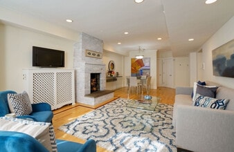 36 Commonwealth Ave, Unit 1 in Boston, MA - Foto de edificio - Building Photo