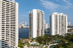 2800 Island Blvd Apartamentos