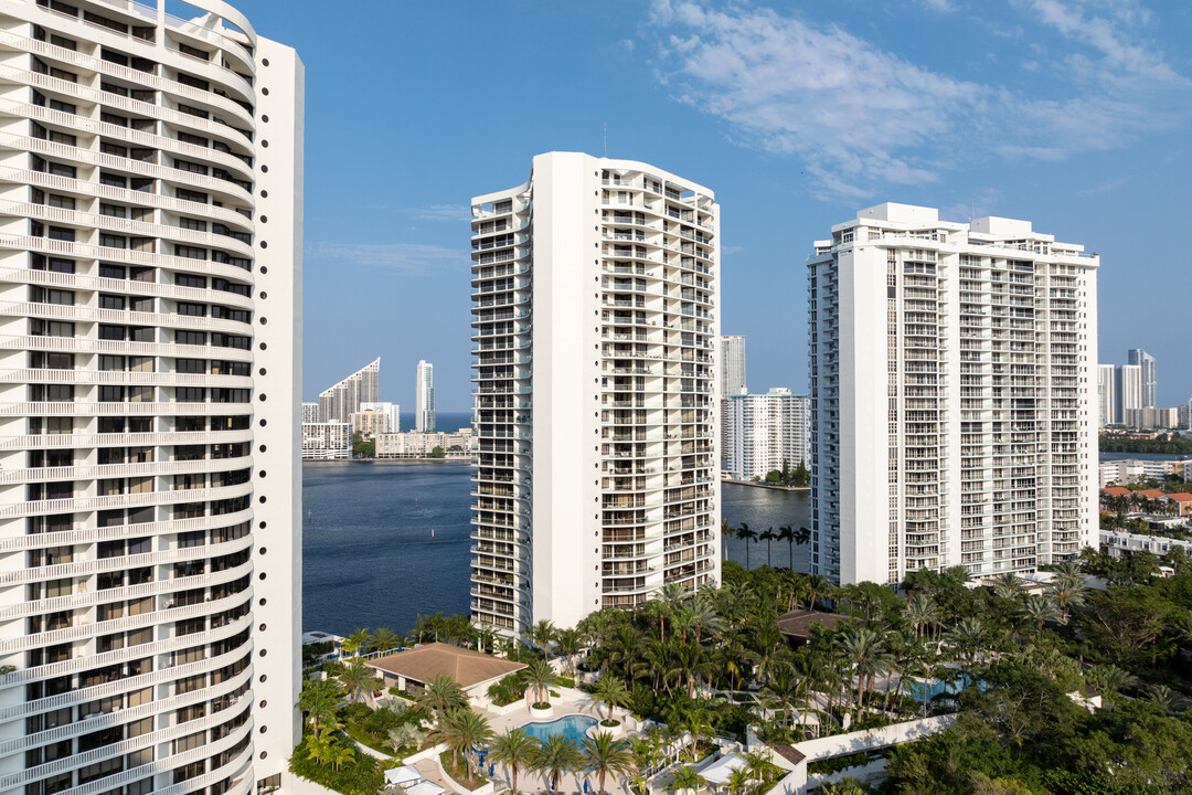 Williams Island 2800 in Aventura, FL - Foto de edificio