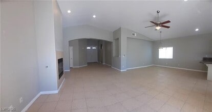 525 Sun Mountain Ave in North Las Vegas, NV - Building Photo - Building Photo