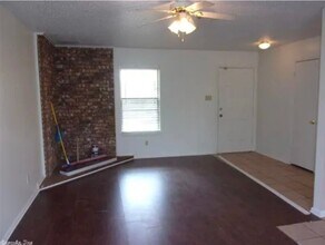 1722 W 44th St, Unit B in North Little Rock, AR - Building Photo - Building Photo