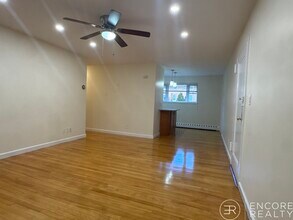 59 Parkman St, Unit 2A in Brookline, MA - Foto de edificio - Building Photo