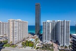 2000 S Ocean Blvd in Hallandale Beach, FL - Building Photo