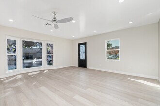 4769 E Malta St in Long Beach, CA - Foto de edificio - Building Photo