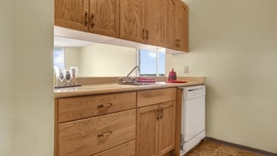 33 River Street in Prince Albert, SK - Building Photo - Interior Photo