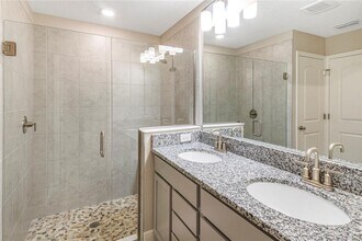 7326 34th Ct E in Sarasota, FL - Building Photo - Building Photo