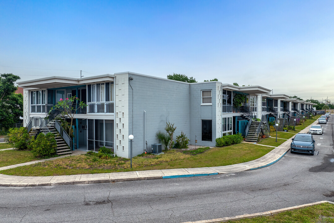 Lake Killarney Condominiums in Winter Park, FL - Building Photo