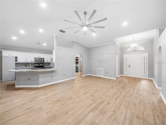 2248 Tealwood Circle in Tavares, FL - Building Photo - Building Photo