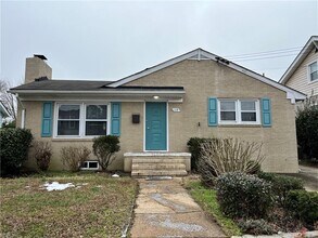115 E Ocean Ave in Norfolk, VA - Building Photo - Building Photo