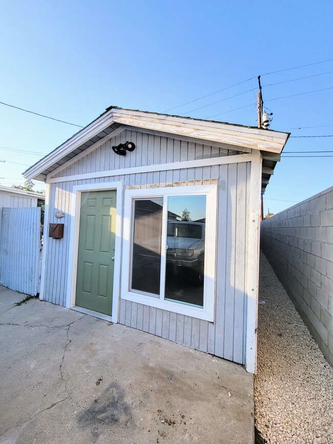 property at 41 W Vince St
