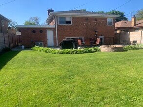 5669 N Kerbs Ave in Chicago, IL - Foto de edificio - Building Photo