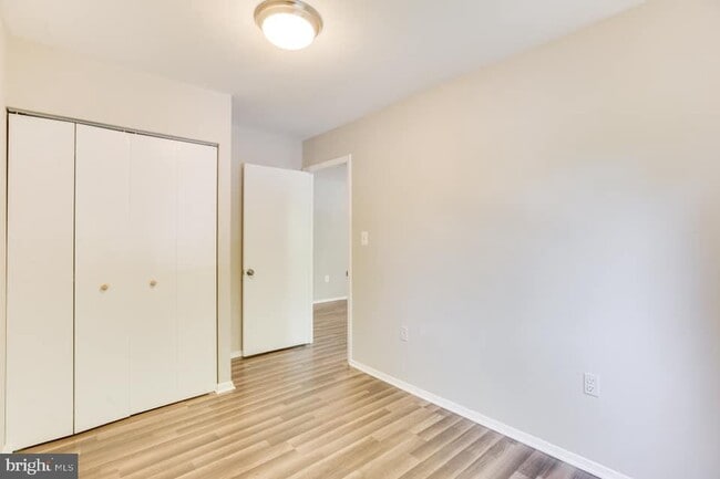 5200 Crossfield Ct in North Bethesda, MD - Building Photo - Building Photo