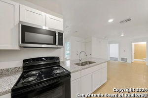 903 Canterbury in San Antonio, TX - Building Photo - Building Photo