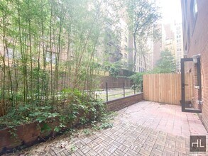 EAST 56 STREET in New York, NY - Foto de edificio - Building Photo