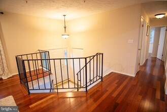 10038 Chatelaine Cir in Ellicott City, MD - Building Photo - Building Photo