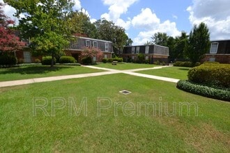 1755 College Dr in Baton Rouge, LA - Building Photo - Building Photo