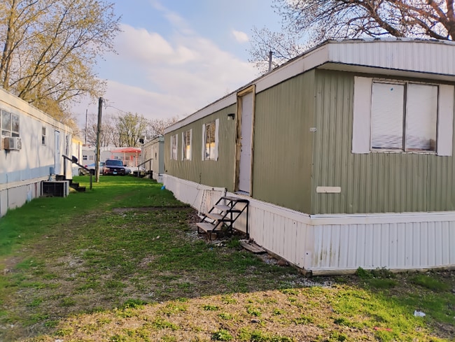 40 Mahoning Ave in Rantoul, IL - Building Photo - Building Photo