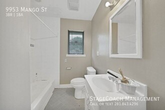 9953 Mango St in Houston, TX - Building Photo - Building Photo