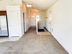 303-305 Victoria Dr in Moscow, ID - Building Photo - Building Photo
