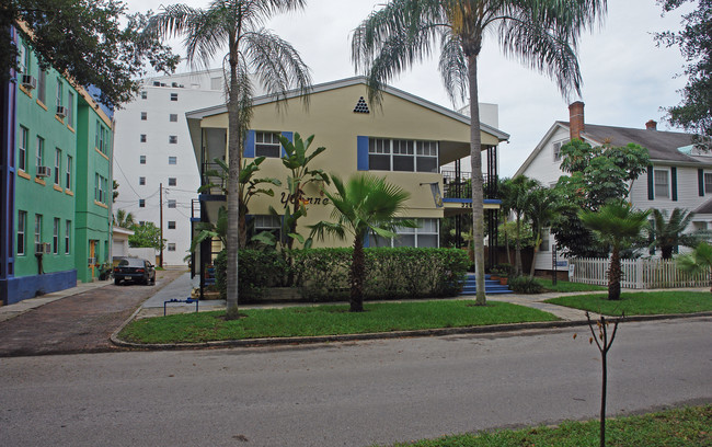 326 8th Ave NE in St. Petersburg, FL - Foto de edificio - Building Photo