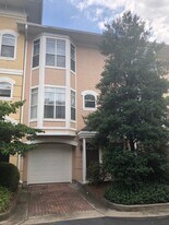 375 Highland Ave NE in Atlanta, GA - Building Photo