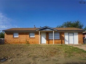 1606 Central E Fwy in Wichita Falls, TX - Building Photo