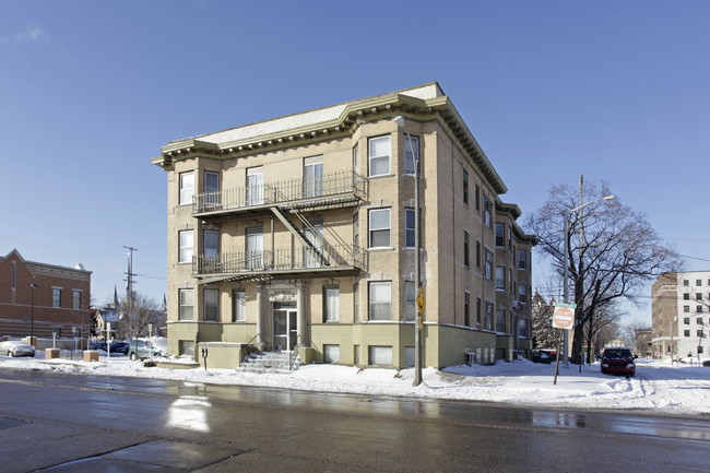 Iowa Flats in Grand Rapids, MI - Foto de edificio - Building Photo