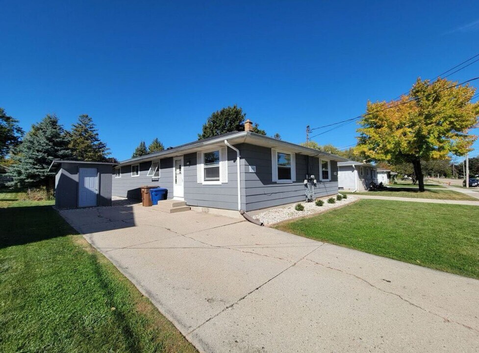 970 Grove St in Menasha, WI - Building Photo