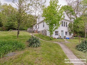 183 Weston St in Waltham, MA - Foto de edificio - Building Photo