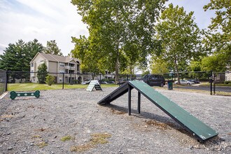 Saddle Ridge Apartments in Ashburn, VA - Building Photo - Building Photo