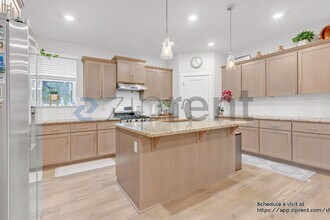 30985 NW Brooking St in North Plains, OR - Building Photo - Building Photo