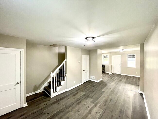 906 Whitmore Ave photo'