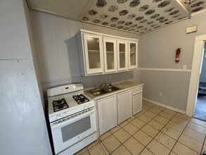 335 Caston Ave, Unit 1 in Mccomb, MS - Building Photo - Building Photo
