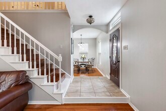 6827 Hollow Hearth Dr in Houston, TX - Building Photo - Building Photo