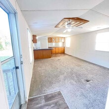 302 SC-302 in Pelion, SC - Foto de edificio - Building Photo