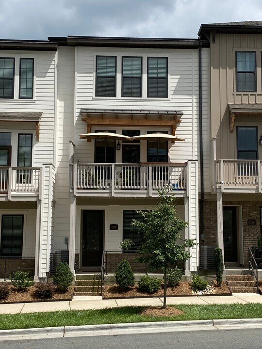 1310 Nandina St in Charlotte, NC - Building Photo