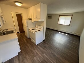 2440 Dupont Ave S in Minneapolis, MN - Building Photo - Building Photo