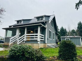 310 Scott Hill Rd in Woodland, WA - Building Photo