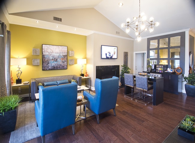 Gables Mill in Atlanta, GA - Foto de edificio - Building Photo