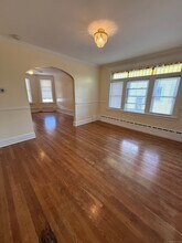 85 Manhattan Ave in Bridgeport, CT - Building Photo - Building Photo