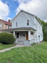 422 Glen Ave in Ellwood City, PA - Building Photo - Building Photo